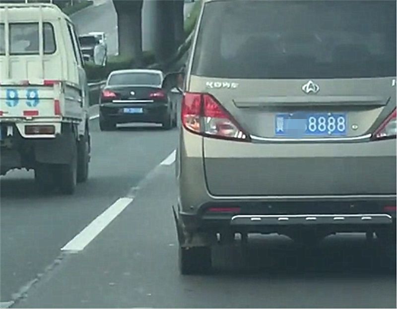 河北偶遇一辆5万长安之星,本不会太注意,但车牌实在太吸睛!
