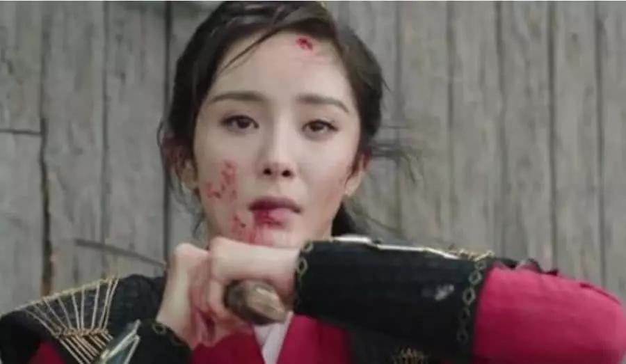 扶摇为无极守城,却遭姚城百姓抛弃,失望之极含