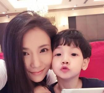 杨烁和妻子将补办婚礼,微博高调表白,网友纷纷