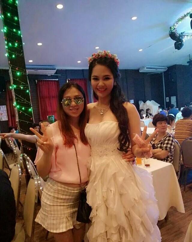 青春可爱,小鸟依人,又不失性感,穿上传统服装,又女人味十足,生活中