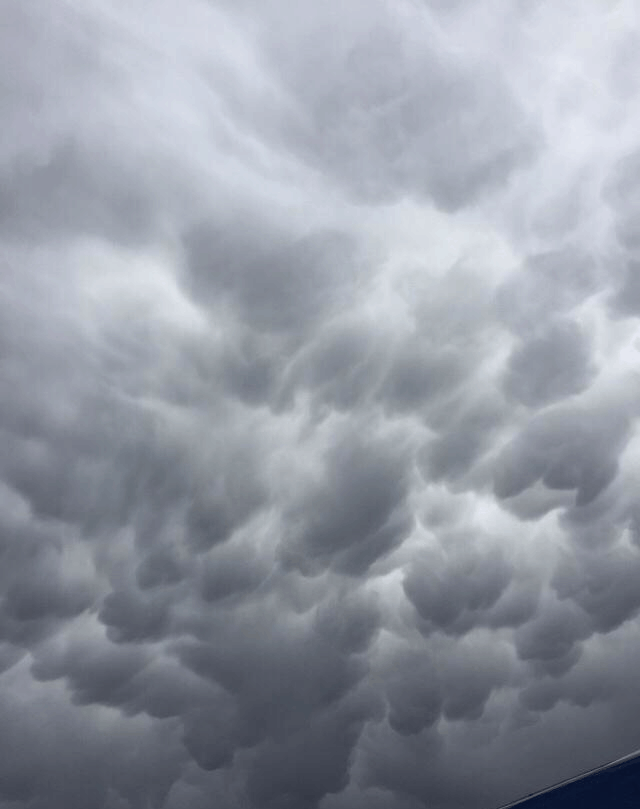 大地震来临之前, 有哪些异常情况呢? 比如地震彩云等