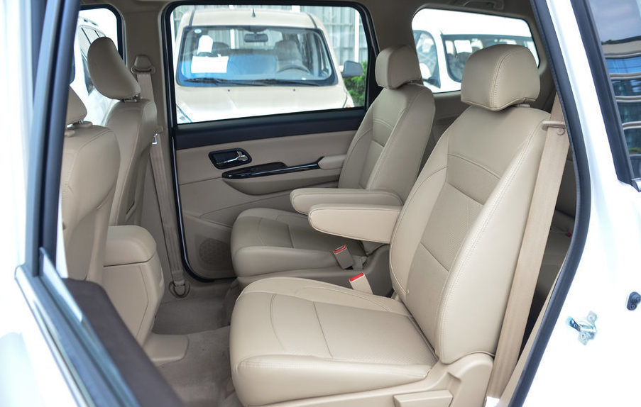 自己做小生意用车,宝骏730与五菱宏光S3,哪个