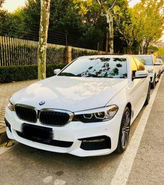 听朋友话一起去提宝马5系，得知价格后为面子硬着头皮付款