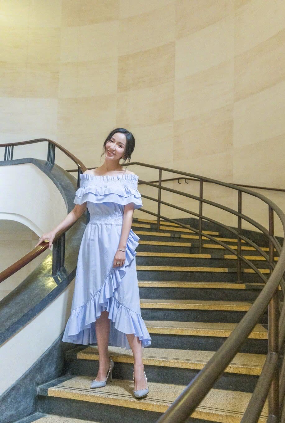 娄艺潇凹造型把狗都逼疯了?第3张暴露真相,