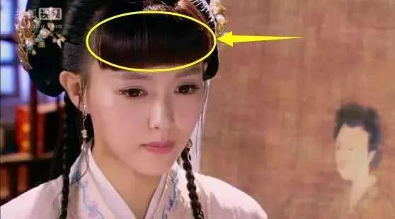 最让人惊讶的穿帮镜头,成龙做了啥?女演员的表情这么舒服!