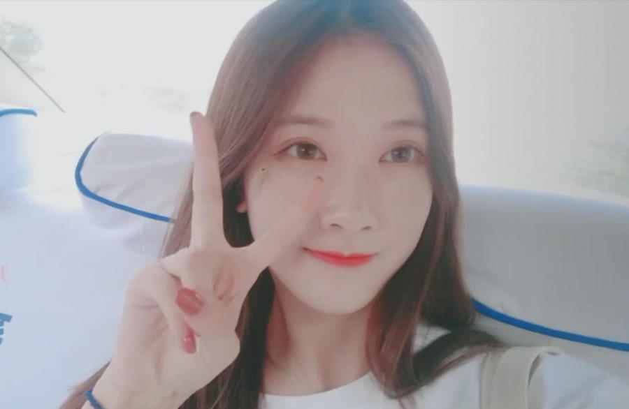 优衣库女主晒近照,意外撞脸陈一发儿,感觉又一