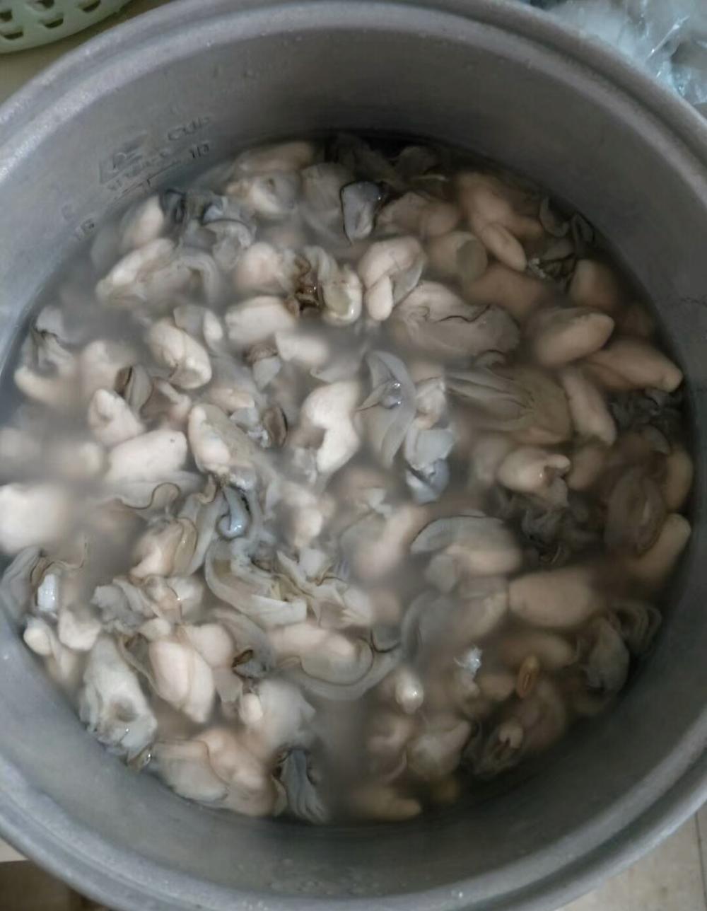 广东渔民捕捞海鲜上岸, 看得你都流口水了