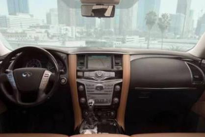 这货空间堪比MPV，比陆巡还霸气，搭7AT+V8带你翻山越岭！