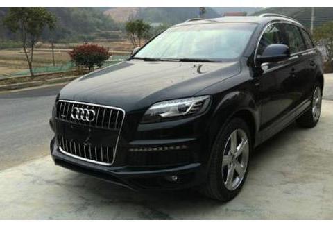 男子开豪车被拦，交警走近一看不敢上前开罚单了