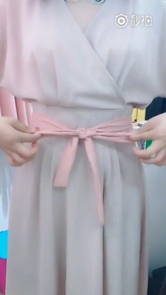 风衣蝴蝶结视频_风衣腰带蝴蝶结的系法