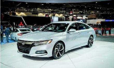 本田第十代雅阁正式亮相, 在明年3月上市, 售价约16万元起