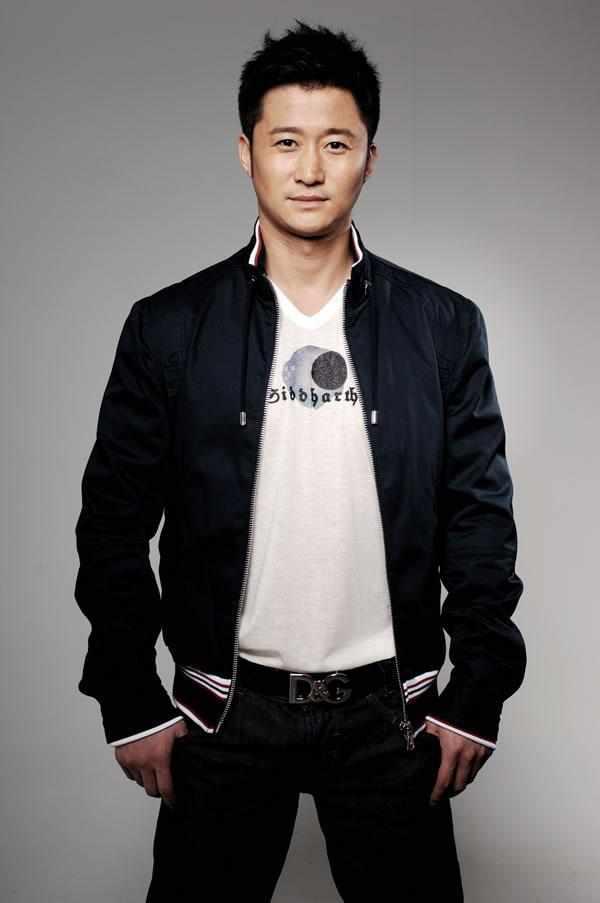 成龙火了，吴京也火了，只有他因车祸不幸身亡年仅29岁