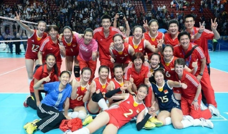 女排新三连冠?女排姑娘们能否实现?球迷们拭