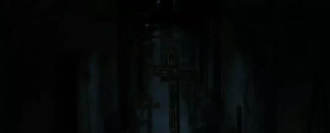 墓地首映的年度爆款恐怖片?呵呵