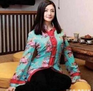 马云为她买豪车多到放不下！上亿身价女富婆，出门唯独只开这一辆