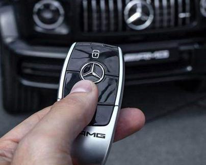 看到这几个车钥匙后,才发现奔驰车是真的好,瞬间档次感十足