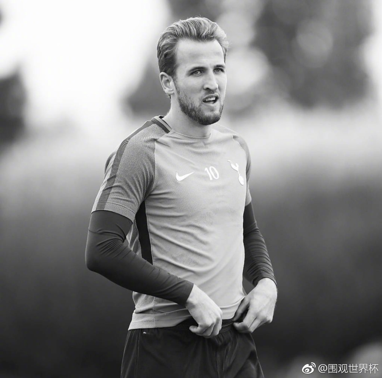 哈里·凯恩的外号是Hurricane。在英格兰和热