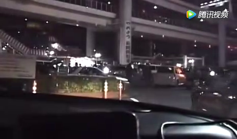 湾岸竞速，保时捷和NSX跑车夜晚以300码的时速对飚首都高