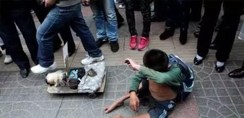 八张人贩子拐卖儿童图片,看到第三张就忍不住