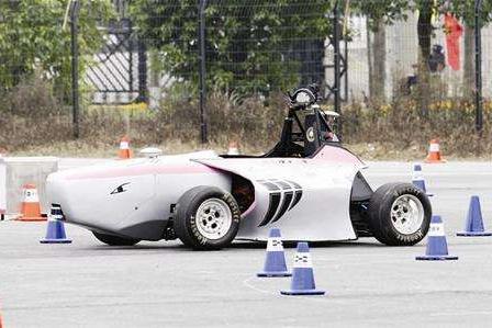 对标NASCAR，首届国内无人驾驶赛车大赛到底是什么？