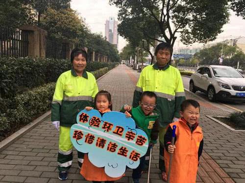 孩子参加公益活动,对孩子的好处,千万不要惯着