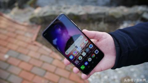 华为旗舰P20 Pro评测, 首创三相机, 也有美中不