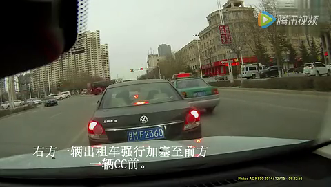 不服出租车加塞，CC逆向超车，结果却让人唏嘘不已