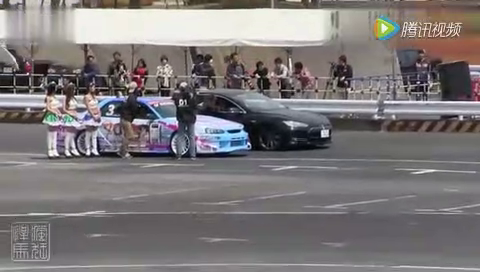 电动车照样漂！ 特斯拉MODEL S精彩漂移