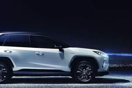 第5代丰田RAV4新荣放 轴距加长 车身融入雷克萨斯RX硬朗设计