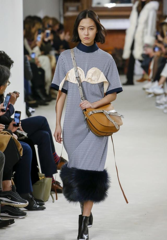 00后的超模从微博自拍出道到登上国际舞台,这