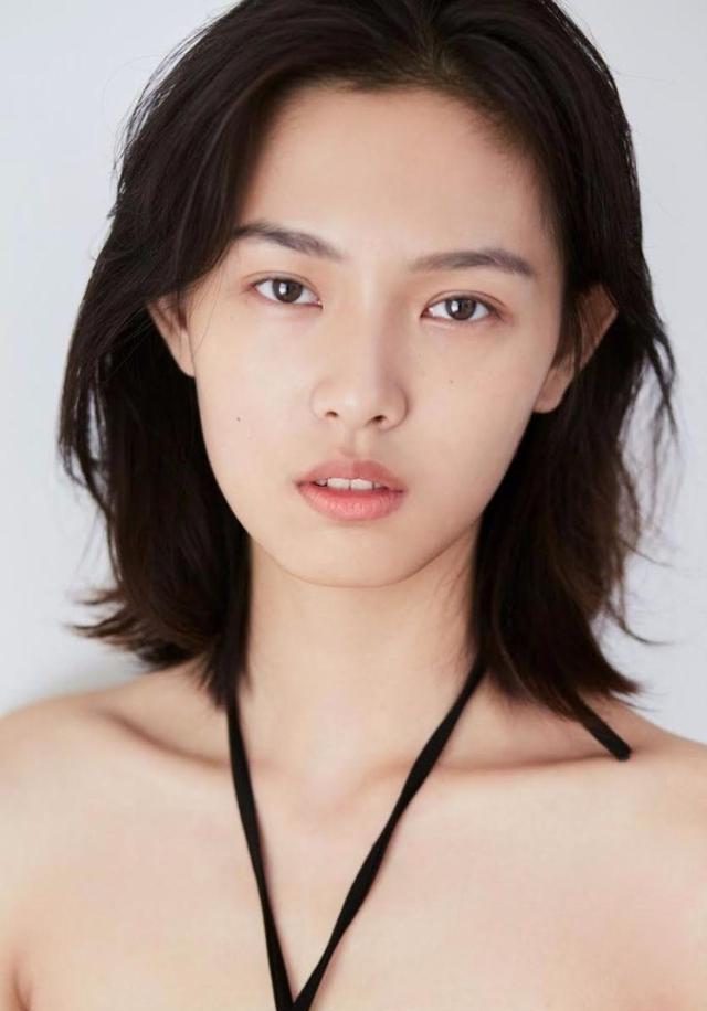 00后的超模从微博自拍出道到登上国际舞台,这