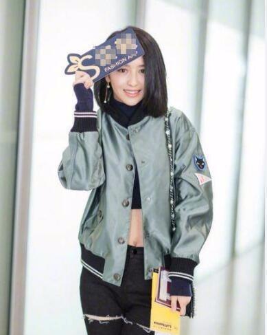 杨幂开始穿肚脐装了,女明星们都穿过,你觉得哪