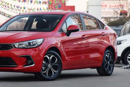 蒙迪欧不豪华？看看这辆国产版的，配奔驰内饰卖7万