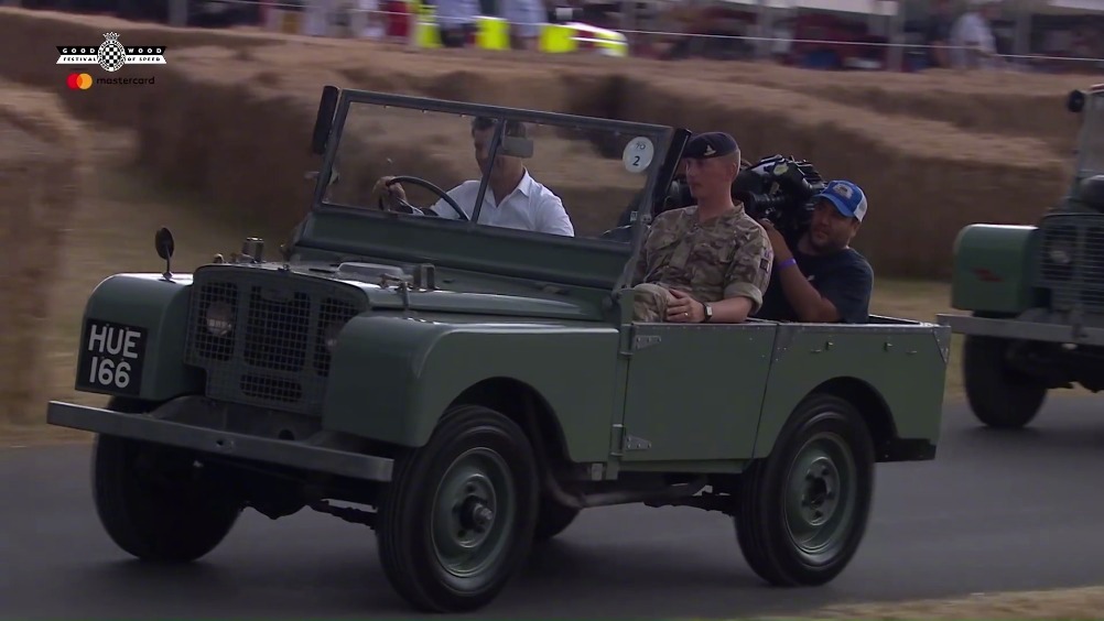 为了庆祝路虎品牌70周年，在2018古德伍德速度节上，路虎官方带来了...