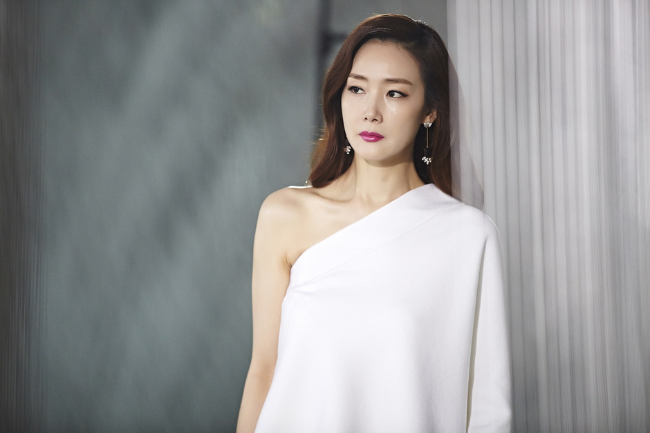 韩国顶级女星低调嫁年下帅气男友，老公却被扒出是首尔当红牛郎？