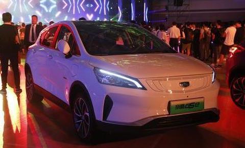 吉利帝豪GSe正式上市 最大续航里程460公里