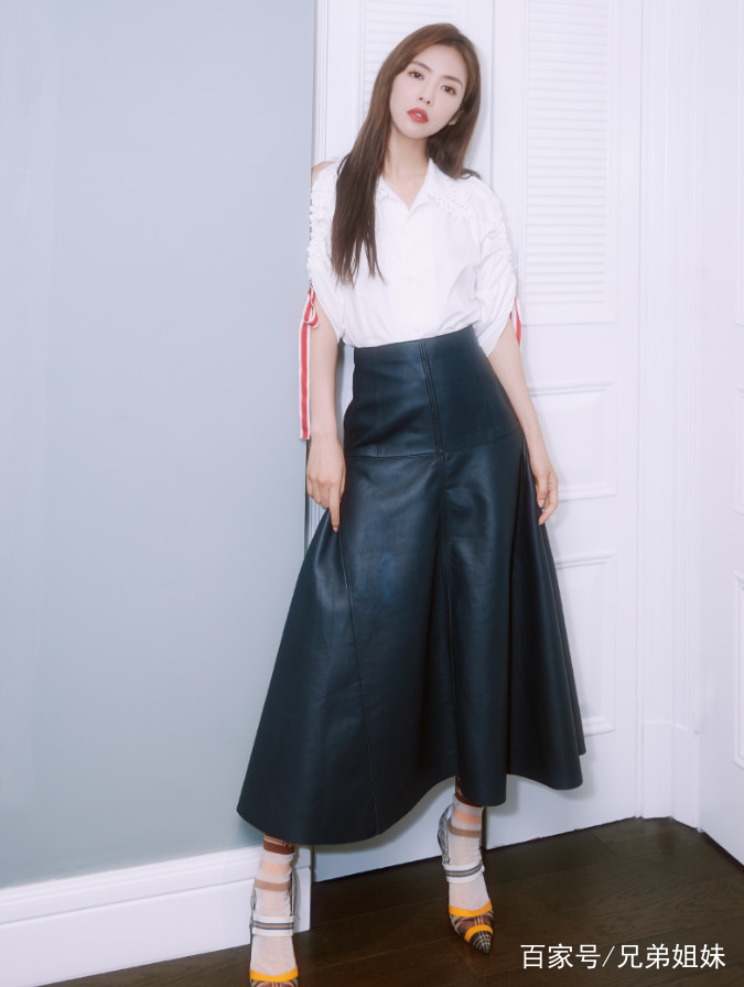 蔡文静怕脚臭?高跟鞋里穿这么厚的袜子,不过跟