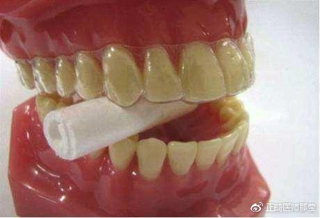 你知道怎样高效的清洁你的牙套吗?