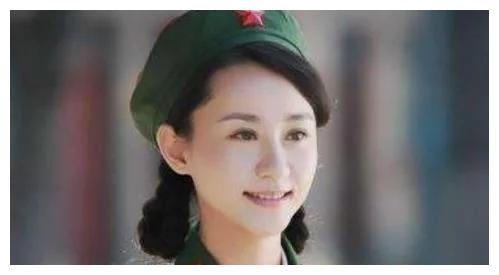 中国有一套军装,没有军衔只有红领章,军人们怎