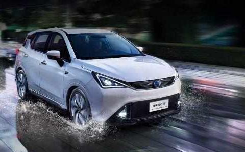 新能源车，到底选混动，还是纯电动？