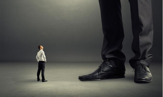 在职场中,与领导谈话只需两个简单的技巧,就有