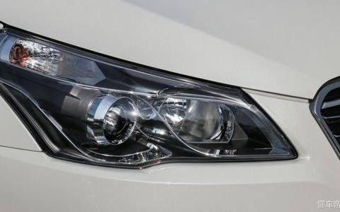 又降2.7万！铃木最省油家轿油耗5L 10.7秒破百配8安全气囊 仅6万