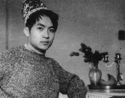 从大诗人到杀人犯,究竟是什么让顾城对爱妻举起斧头?