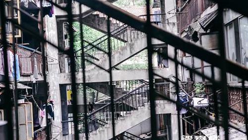 我去了一趟大名鼎鼎的成都鸳鸯楼 这里不仅是小香港还是美食街