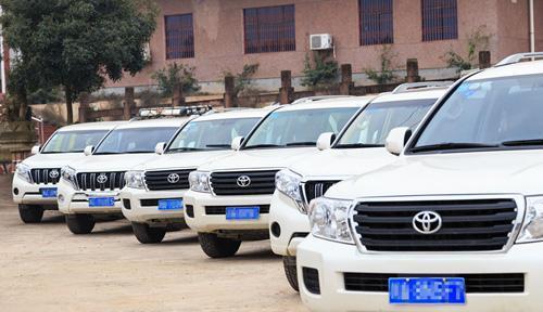 川藏线上租一辆普拉多一天要花多少钱？贵不贵