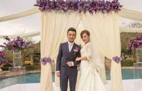 34岁央视帅哥尼格买提与妻子帕夏古丽近照, 老婆美得像混血女神