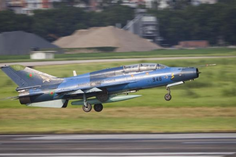 中国这款二代战机连续生产50年,成出口冠军,美