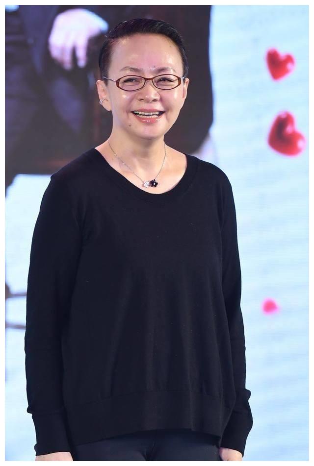 宋丹丹的打底裤堪称一绝!穿上丝袜堪比短发 网