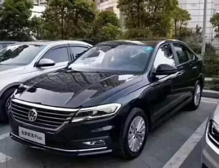 大众朗逸乞丐版来袭！合资车才7万，内饰能让宝骏笑掉大牙！