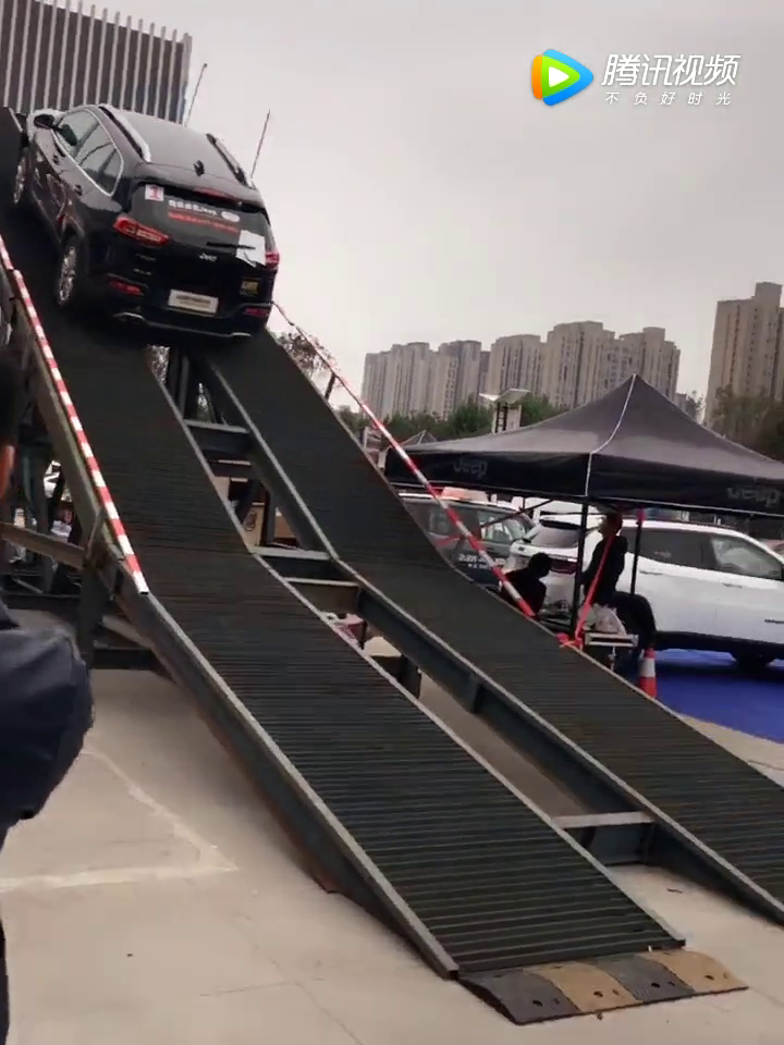 不是吹的，我骑电动车都会这样玩，这车上去也是为了好玩吗？